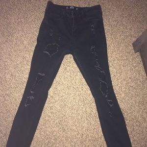 Black ripped holister jeans